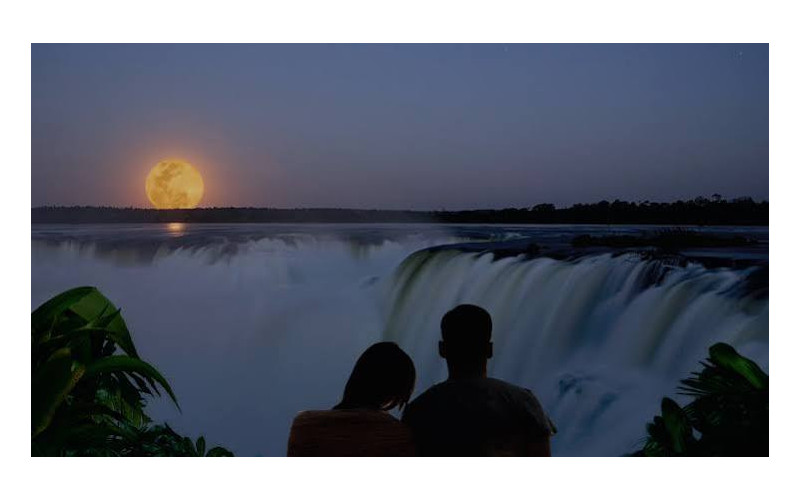Iguazú a la Luz de la Luna
